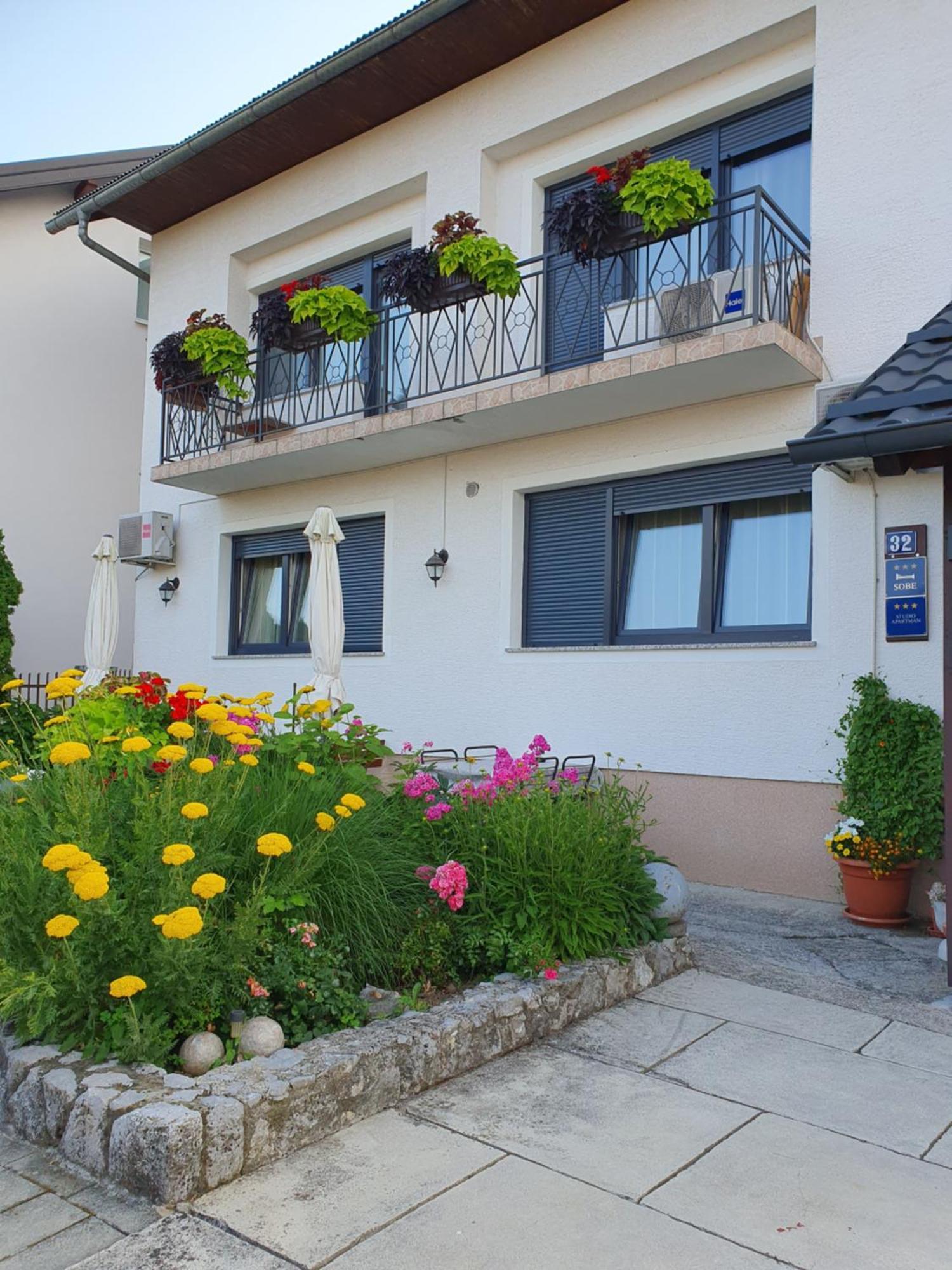 Guesthouse Vila Slunj Exterior photo